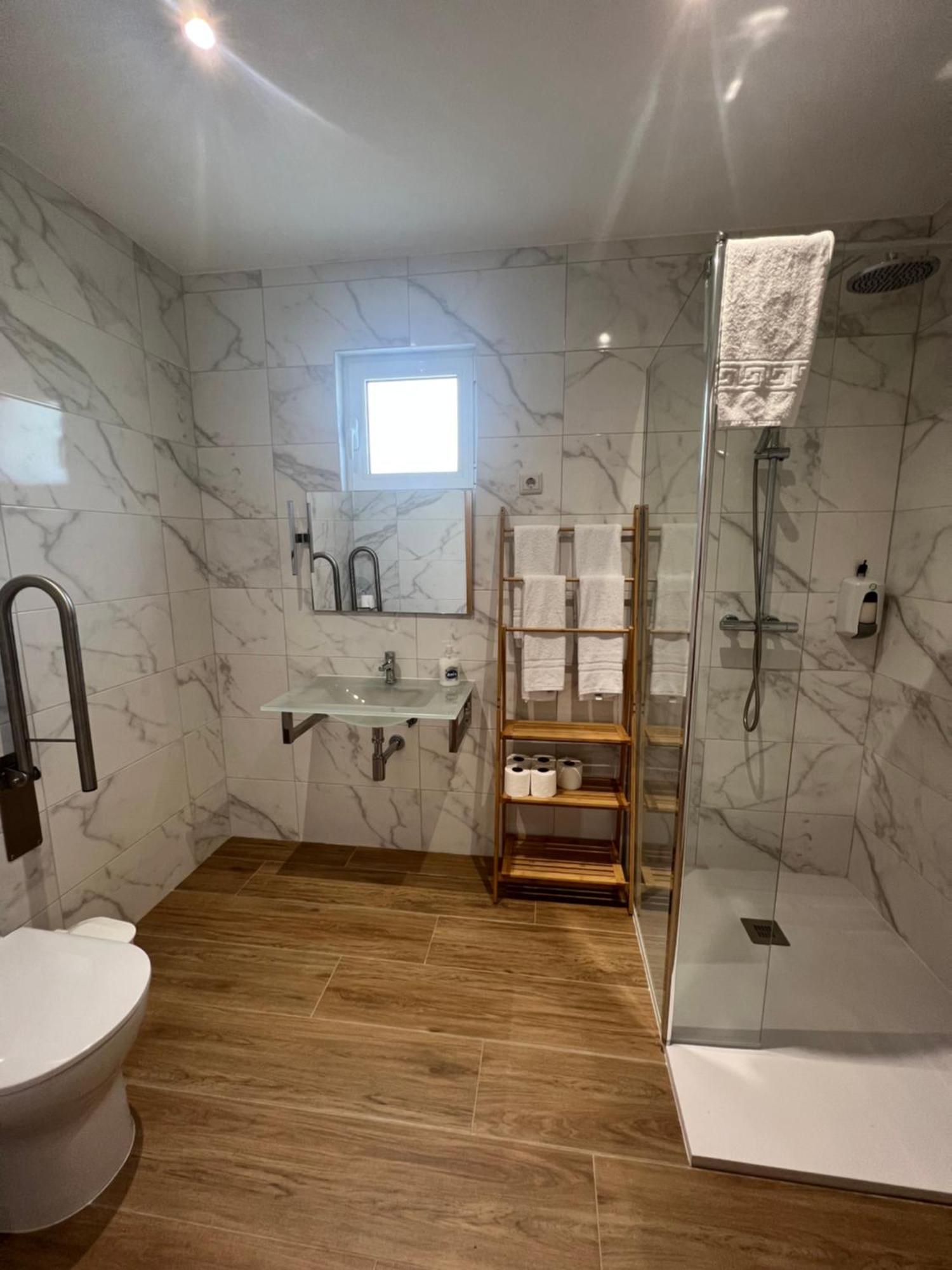 Funileiro, Apartamentos E Quartos Amares Exteriör bild